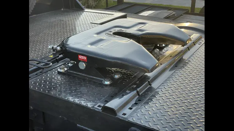 Things to Consider When Choosing Fifth Wheel Hitches